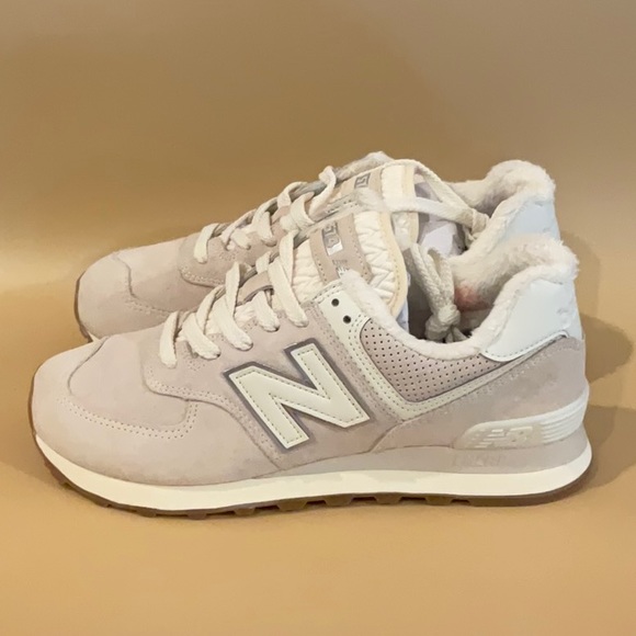 New Balance 574 cream with fur - Picture 4 of 11